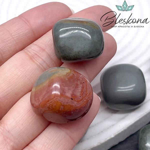 Яшма полихромная галтовка 20-25 мм