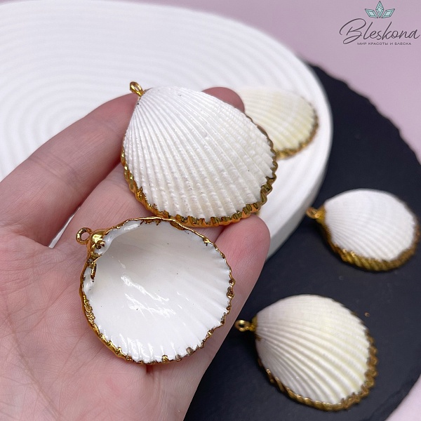 (40-45)*(33-39) мм, Цвет золото, Подвеска Ракушка белая
