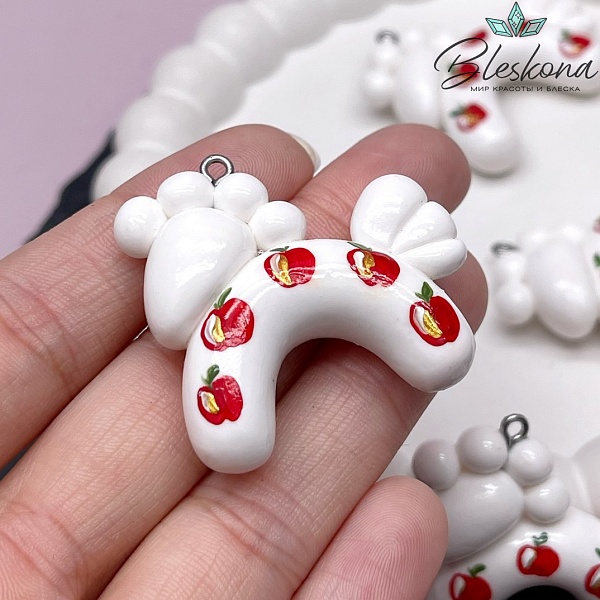 38*35 мм, Цвет серебро, Подвеска Лошадка белая с яблоками 