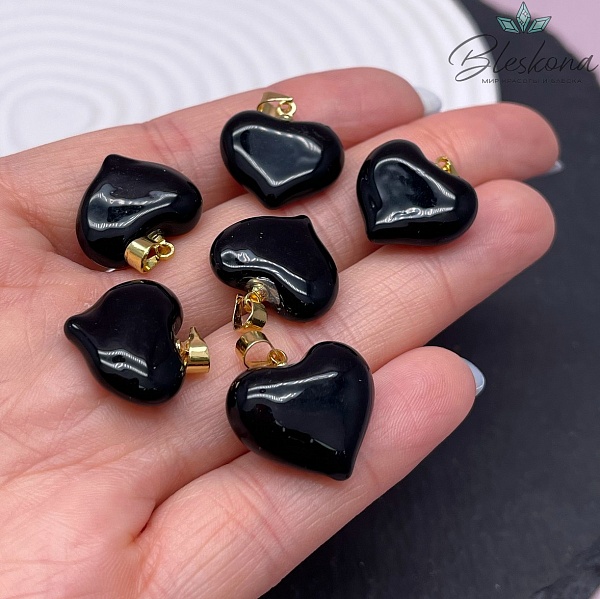 17 мм, Цвет золото, Подвеска сердце стекло черное